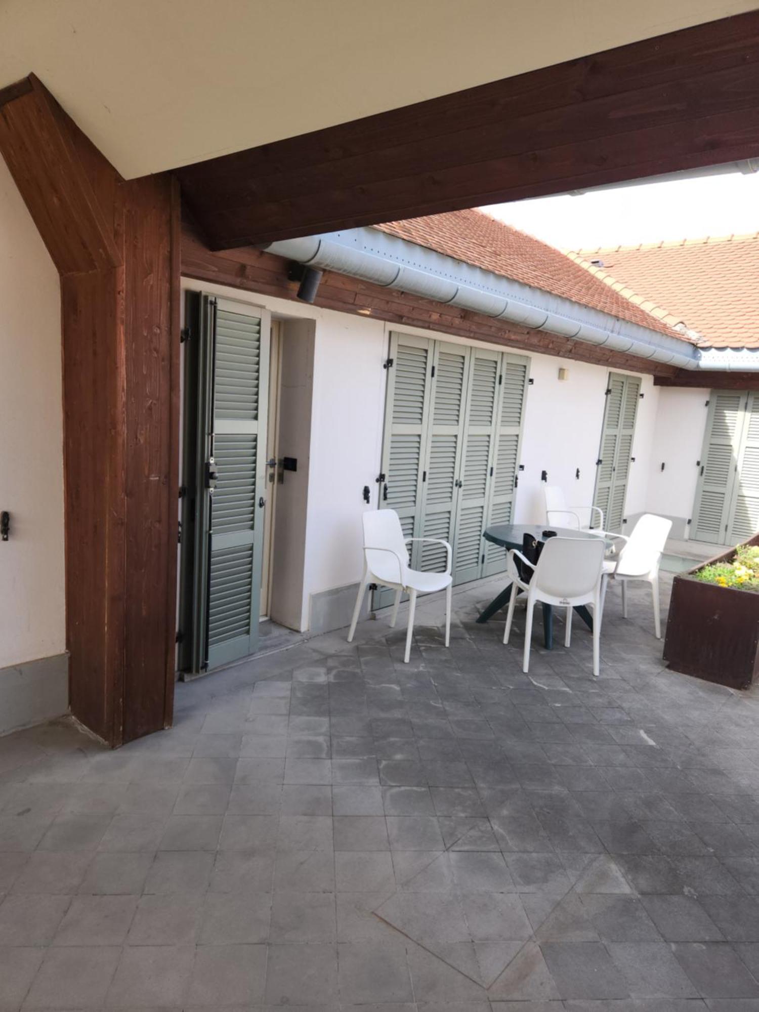Central Terrace Escape With Jacuzzi Temešvár Exteriér fotografie