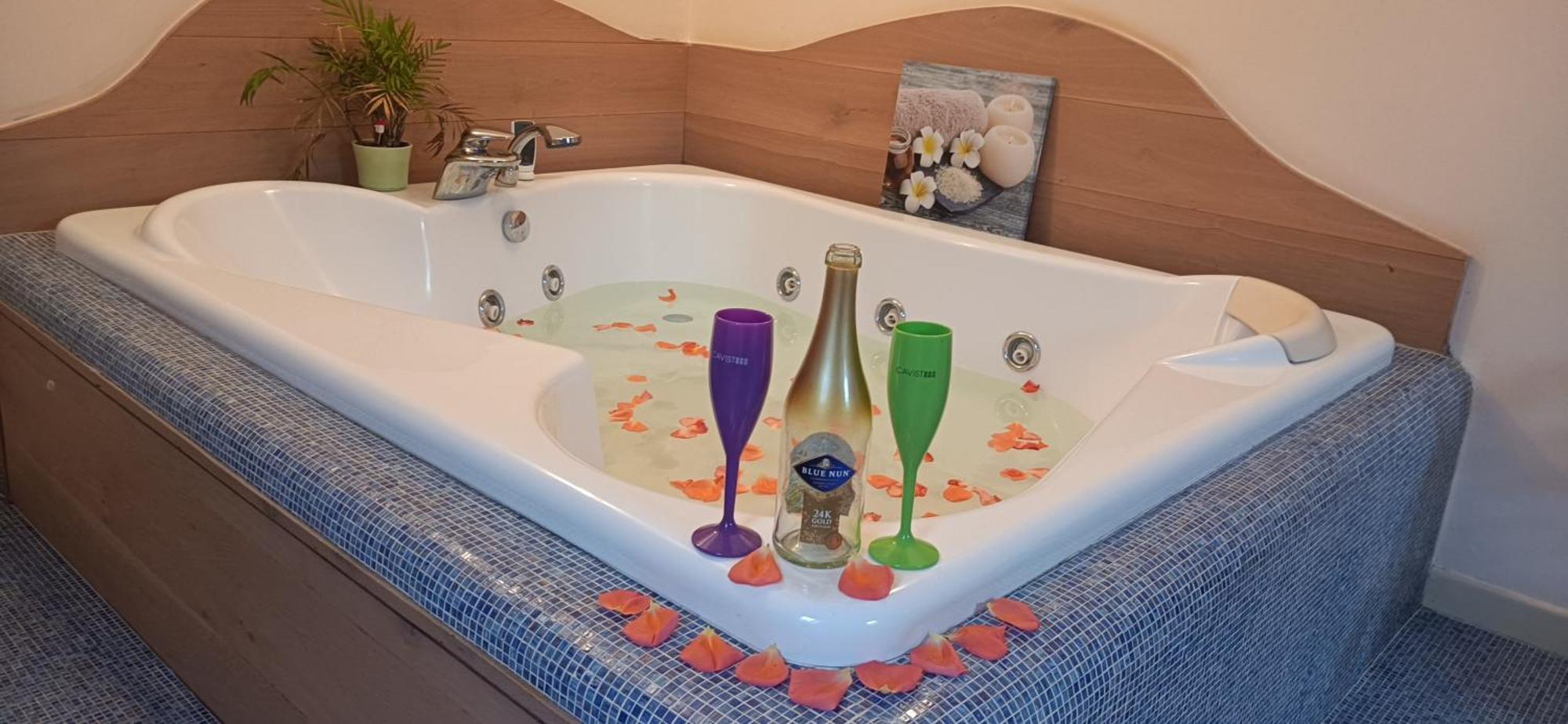 Central Terrace Escape With Jacuzzi Temešvár Exteriér fotografie